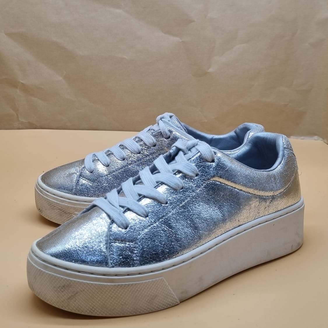 스케쳐스 실버 플랫폼 스니커즈 245 상품이미지1