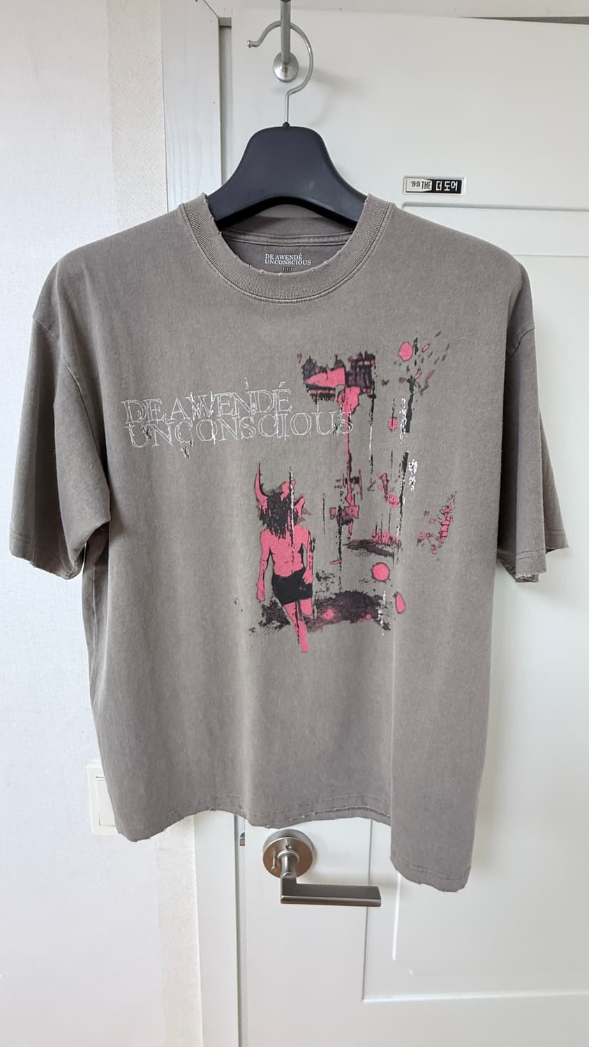 어웬드 레드 베일 티셔츠 차콜 상품이미지1