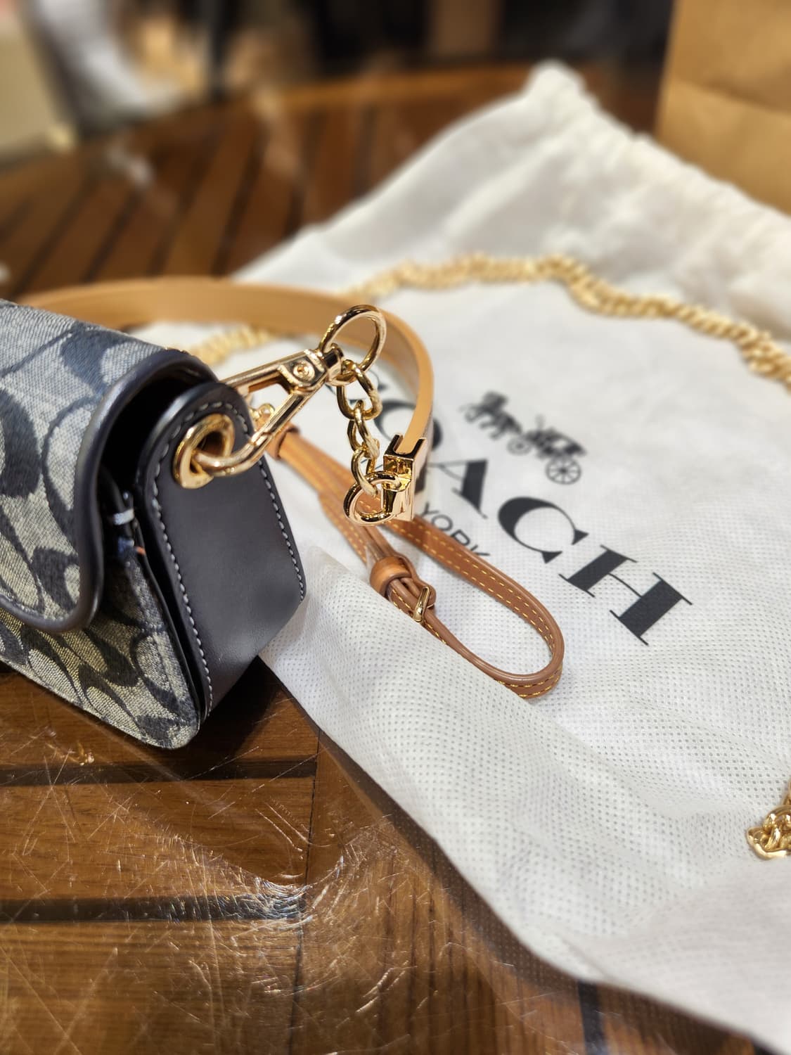 코치 클레오 숄더백 17 시그니처 샴브레이 상품이미지6