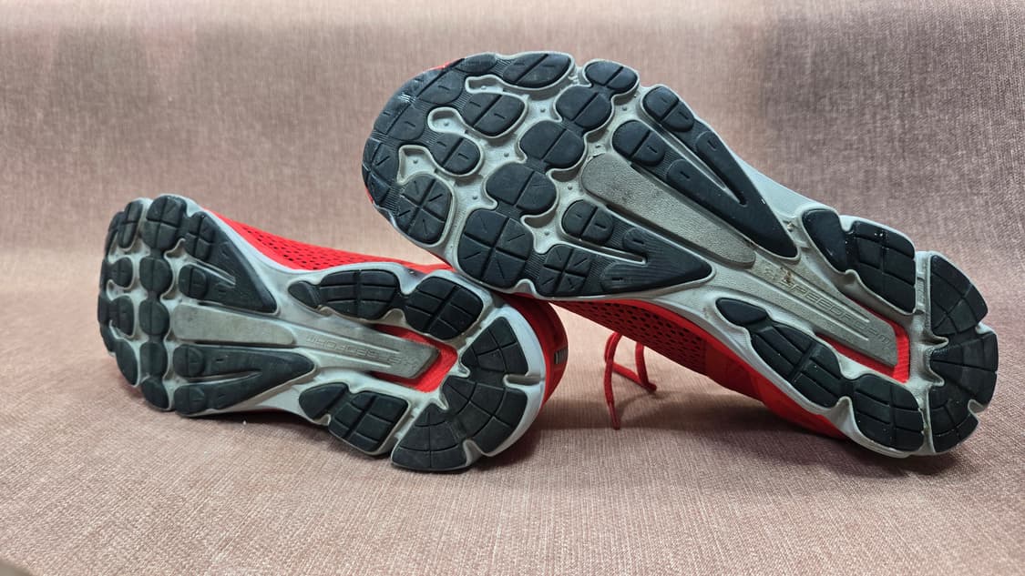 언더아머 285mm-  차지드 스피드폼 인테이크2 비비드레드 런닝화  상품이미지6