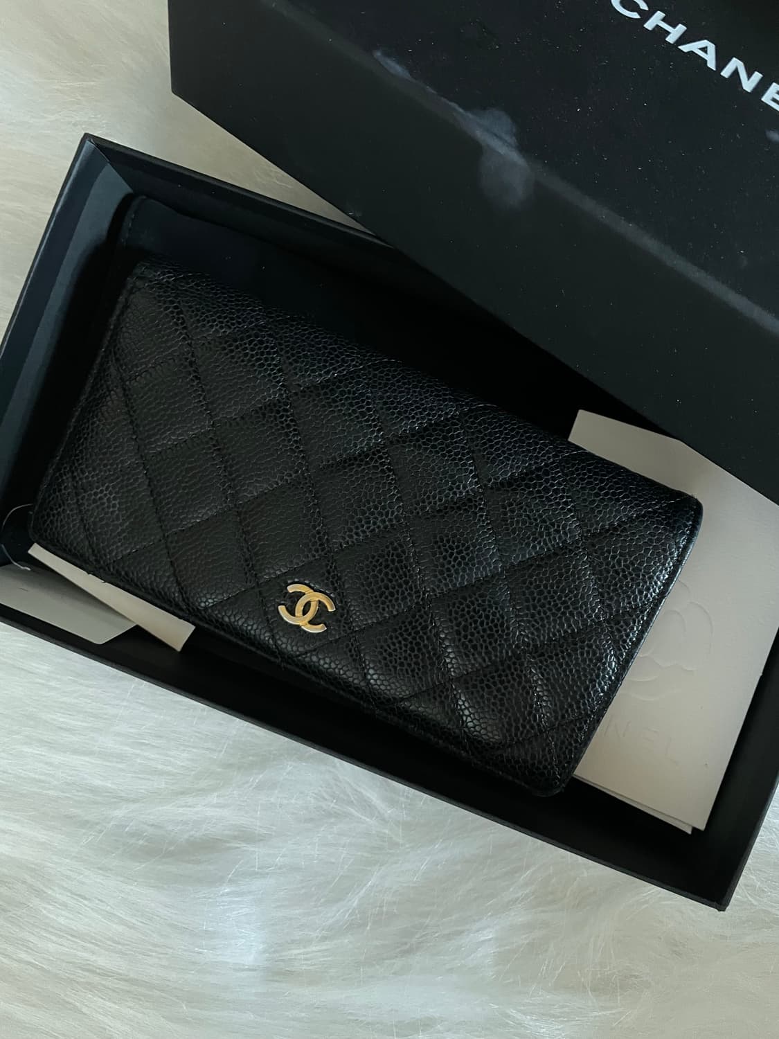 샤넬 캐비어 장지갑 블랙 금장 상품이미지1