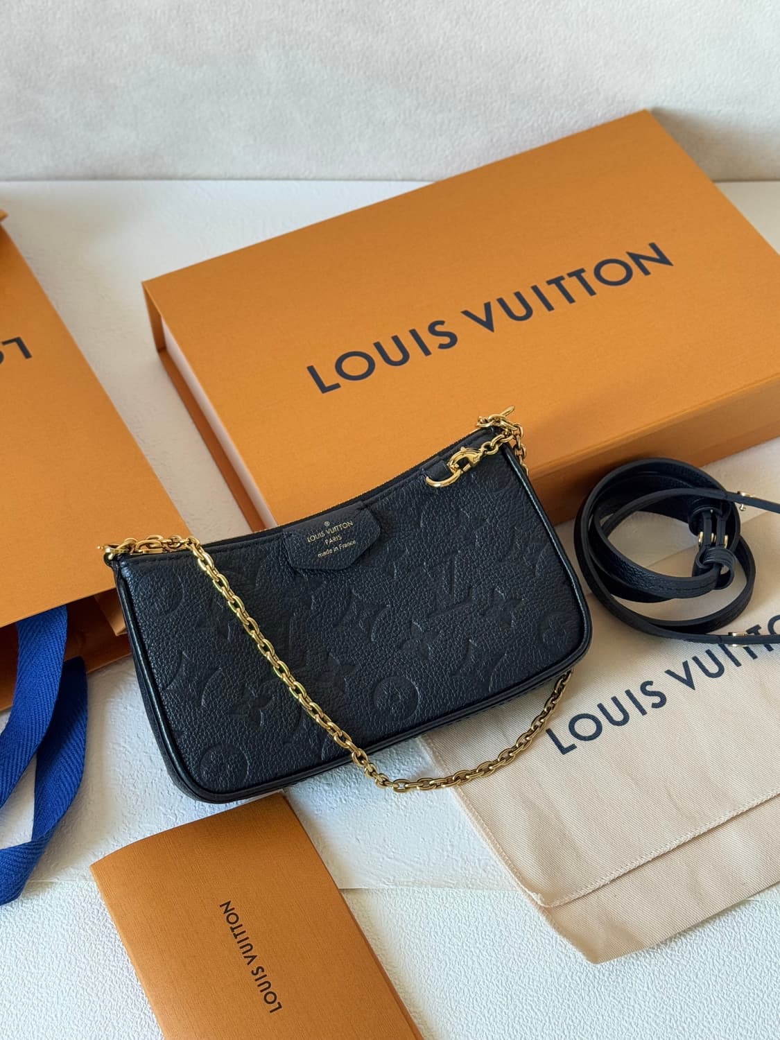 루이비통 모노그램 앙프렝뜨 포쉐트 악세수아 블랙 상품이미지1