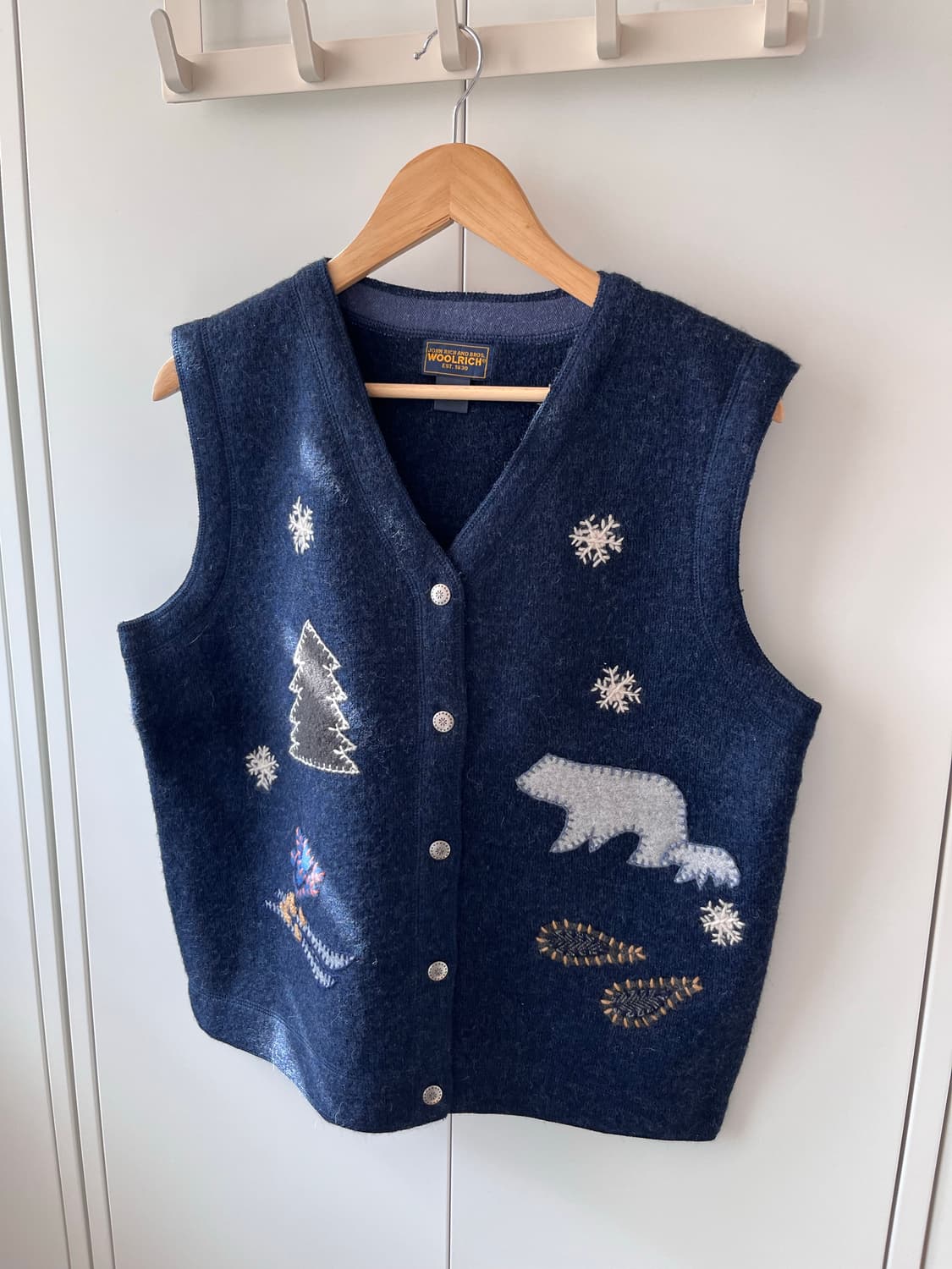 울리치 북극곰 자수 니트 조끼 가디건 상품이미지8