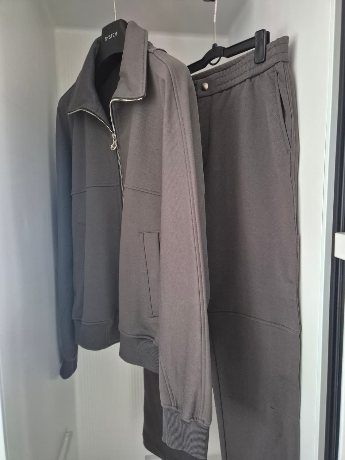 솔리드 옴므 셋업 상품이미지1