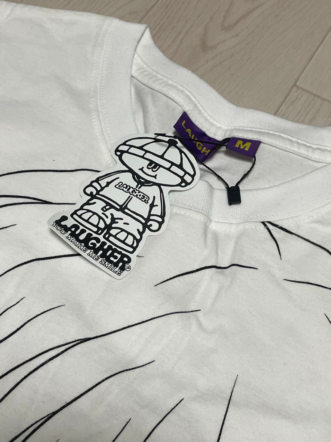 [새상품] 라퍼 히나 티셔츠 - 화이트 M사이즈 팝니다. 상품이미지1