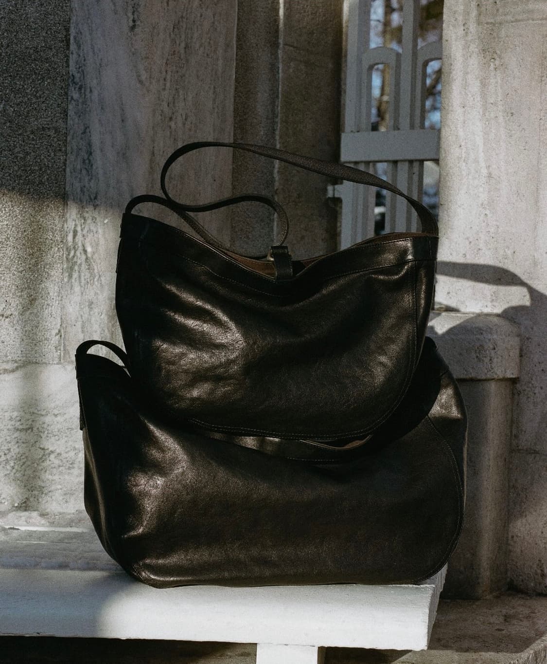 타이가 타카하시 뉴스보이백 라지 홀스레더 상품이미지1