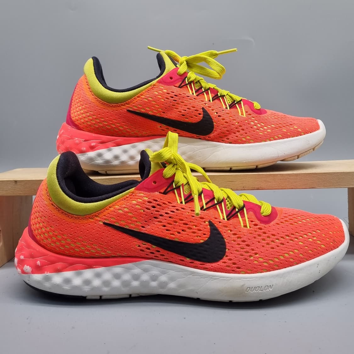 나이키 테일윈드9 여성런닝화250 상품이미지1