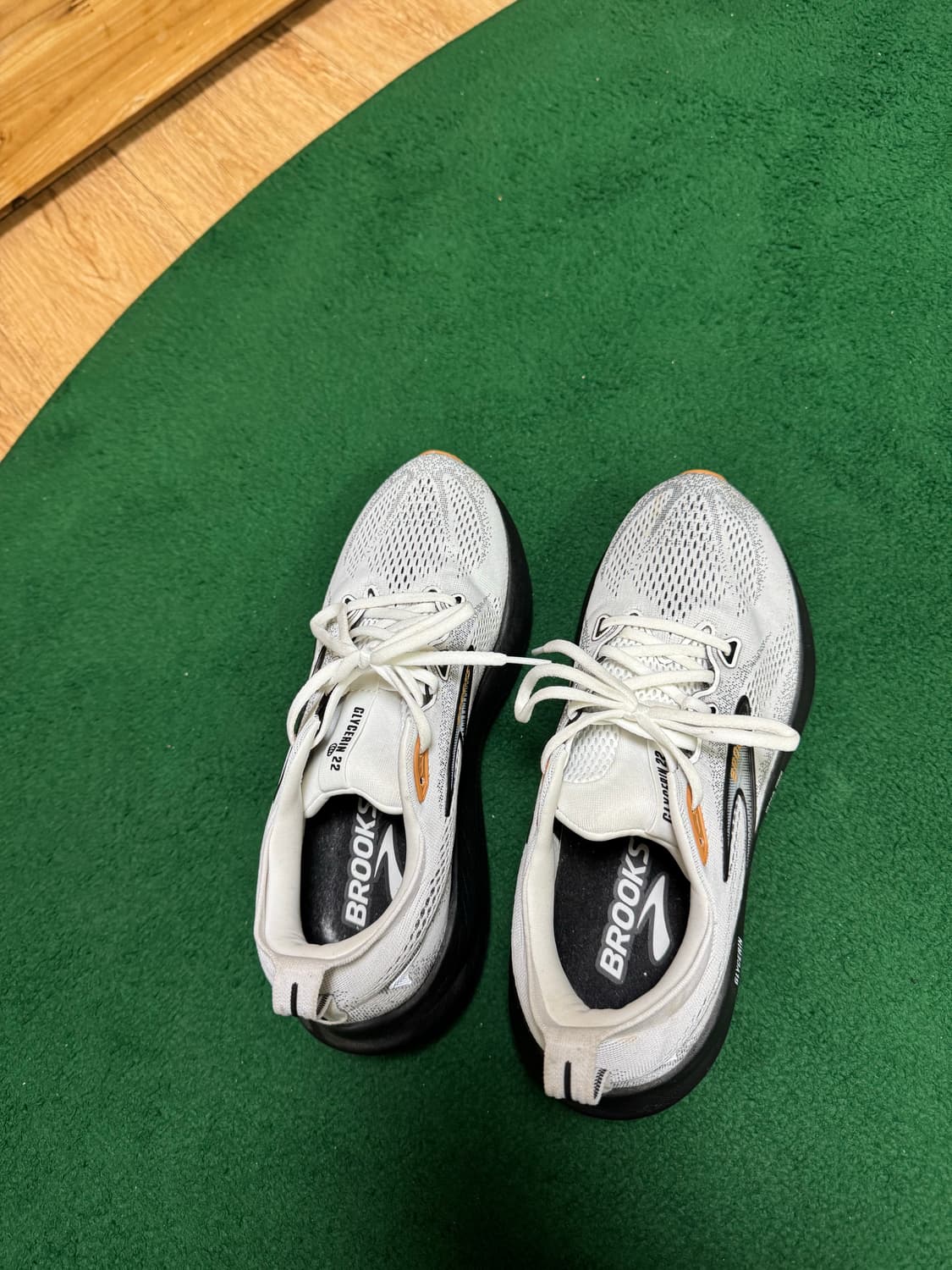 브룩스 글리세린 GTS 22 스모크 275 상품이미지3