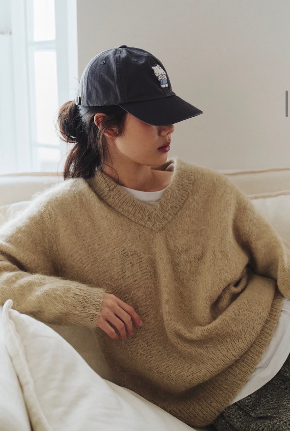 새상품) 파르벵 헬로 키티 워시드 엠브로이디드 볼캡 차콜 상품이미지7