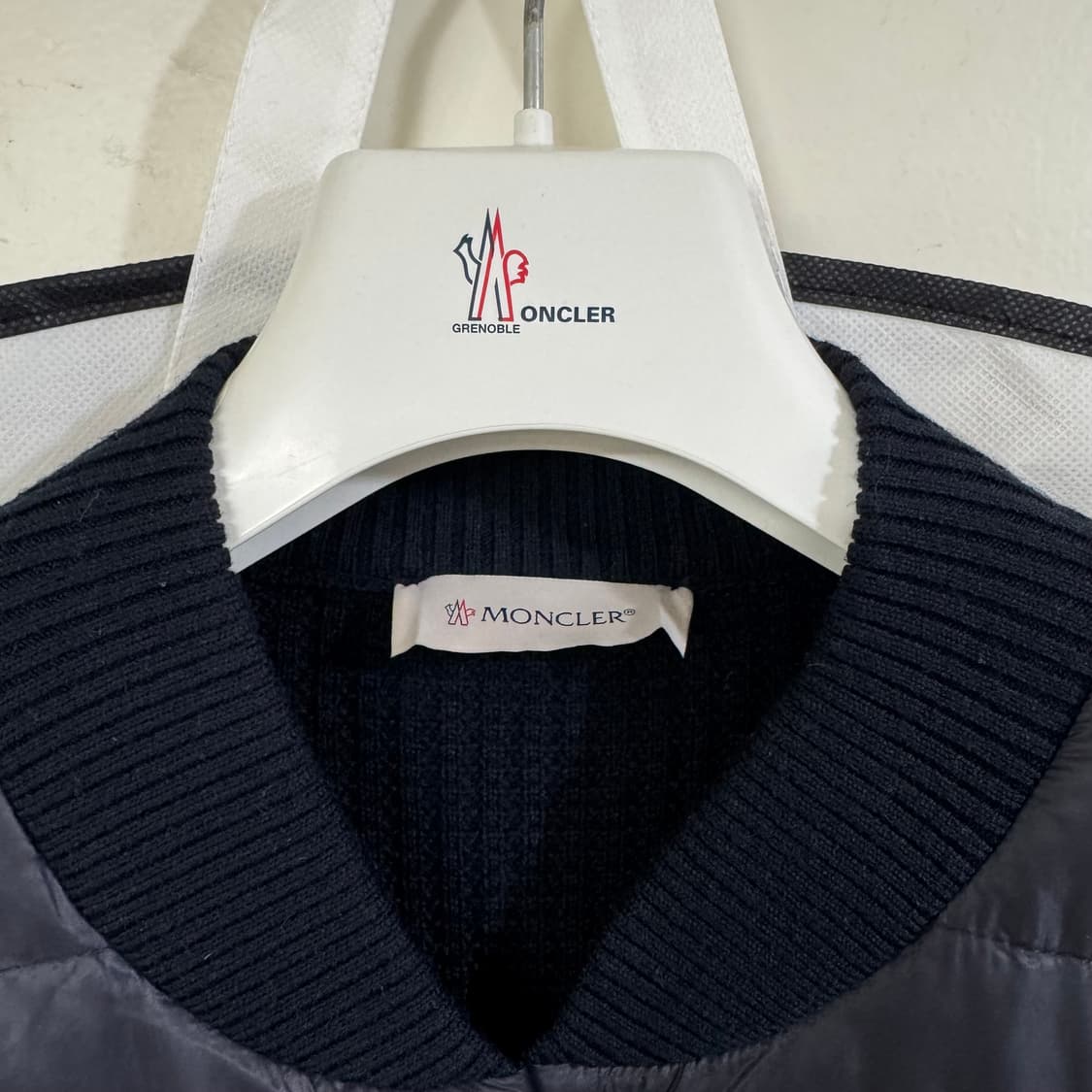 몽클레어 니트패딩 와플집업가디건 M사이즈  상품이미지4