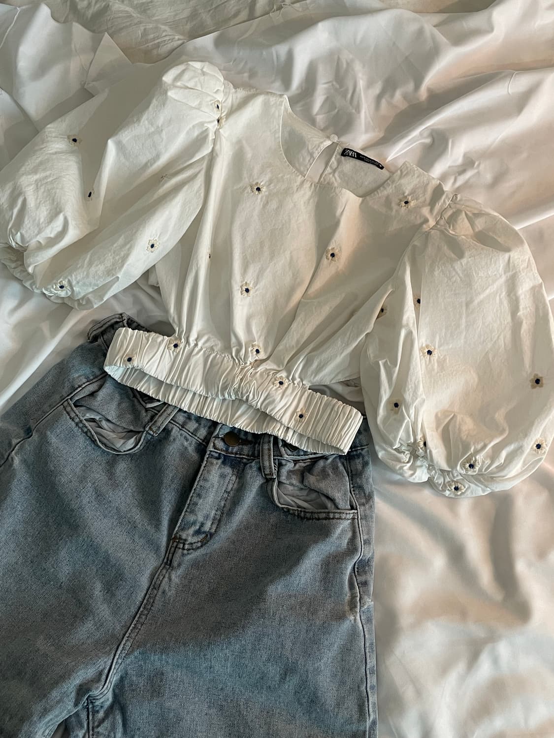 자라 플라워 자수 퍼프 블라우스 상품이미지2