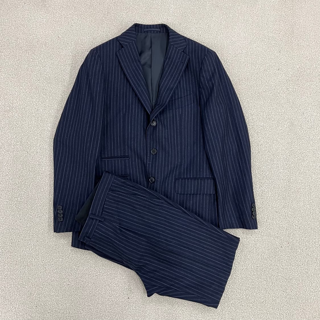[48] 맨온더분 네이비 스트라이프 슬림핏 정장 테일러 수트 셋업 010 상품이미지1