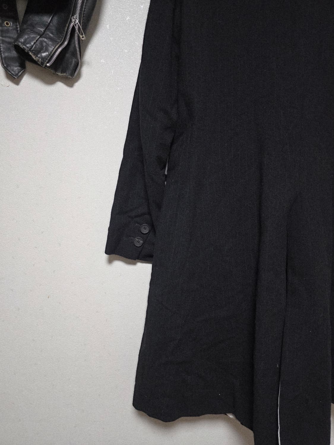 Bergfabel black stripe coat 상품이미지4