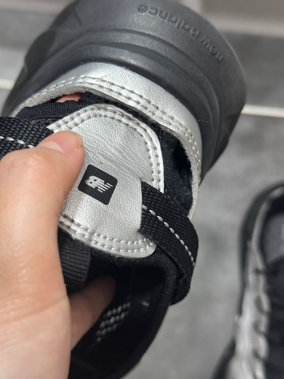 뉴발란스 케이브 스니커 샌들 SD2401SI silver실버 230 상품이미지8