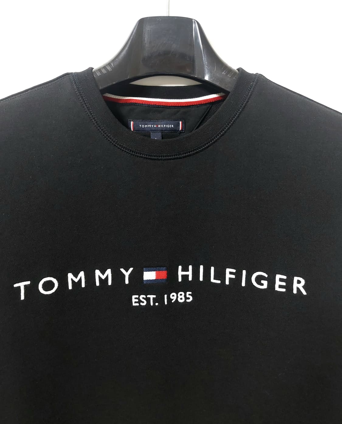 타미힐피거 블랙 맨투맨 105 상품이미지1