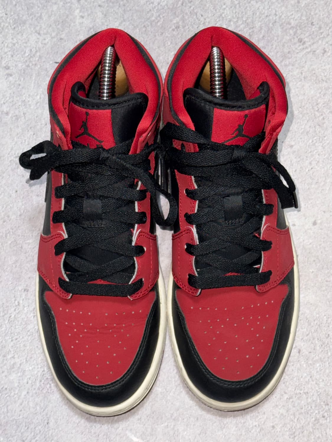 나이키 에어조던1 미드 블랙/레드 240 상품이미지3