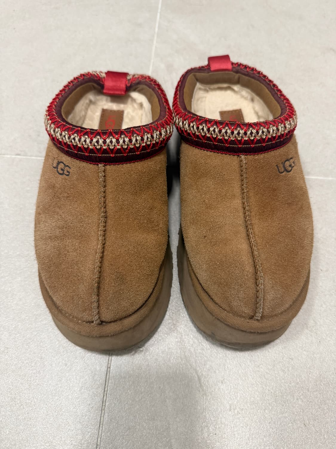 어그 타즈 220 상품이미지3