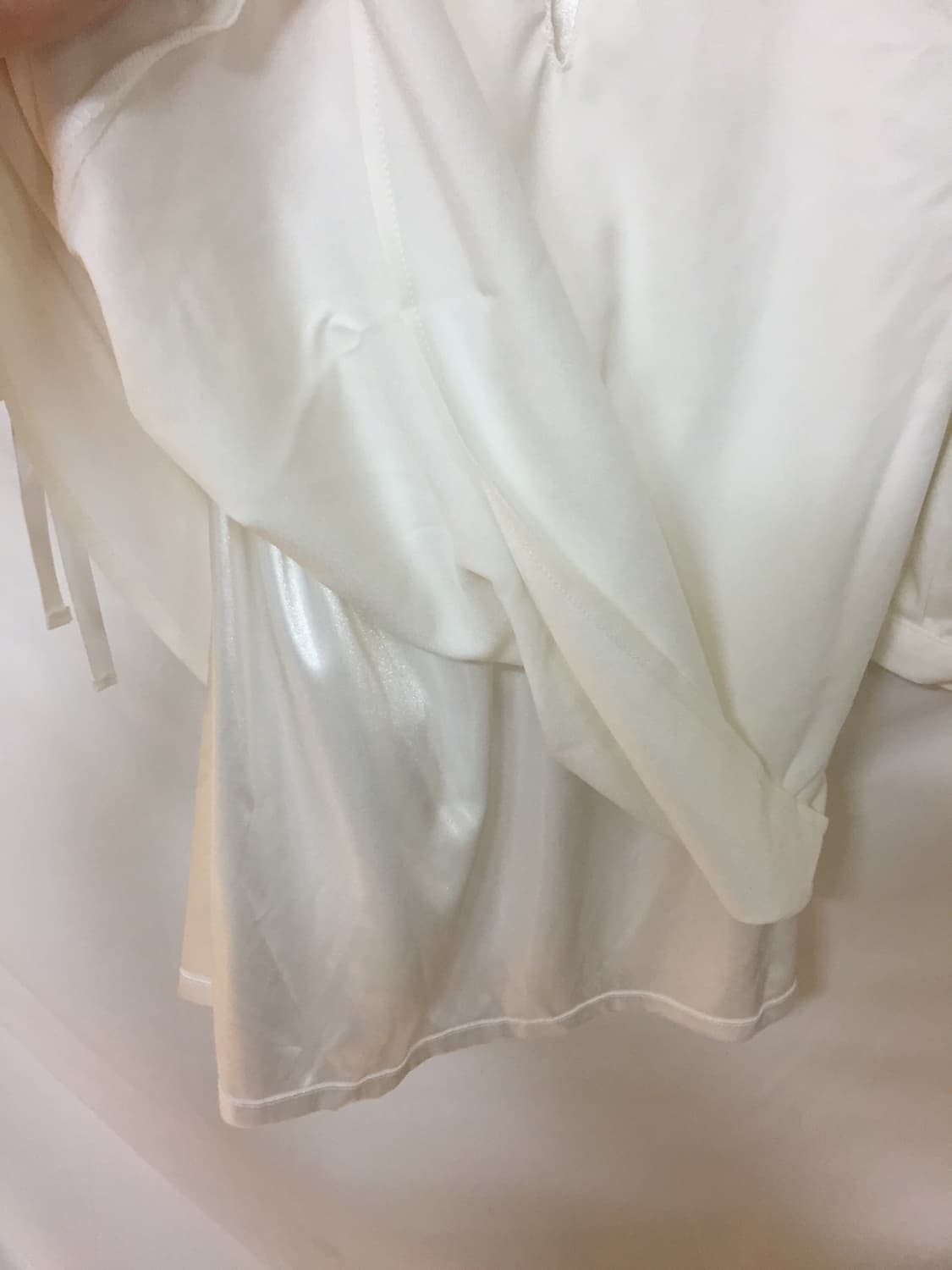 어깨 트임 리본 블라우스 상품이미지7