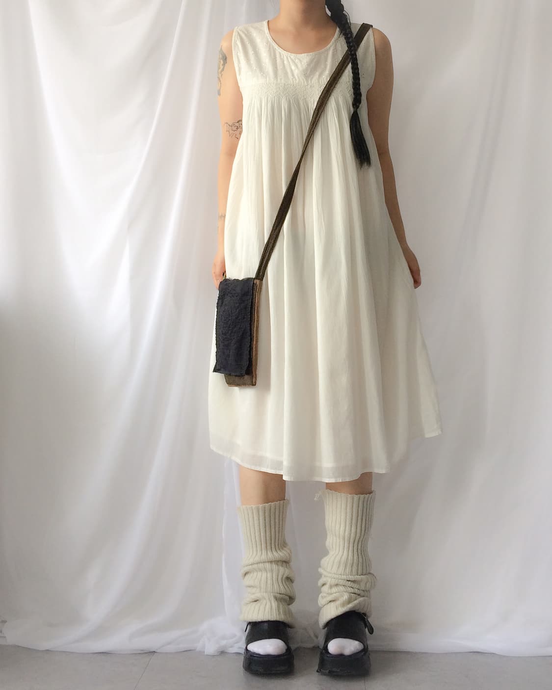 Punching point sleeveless one piece 상품이미지1