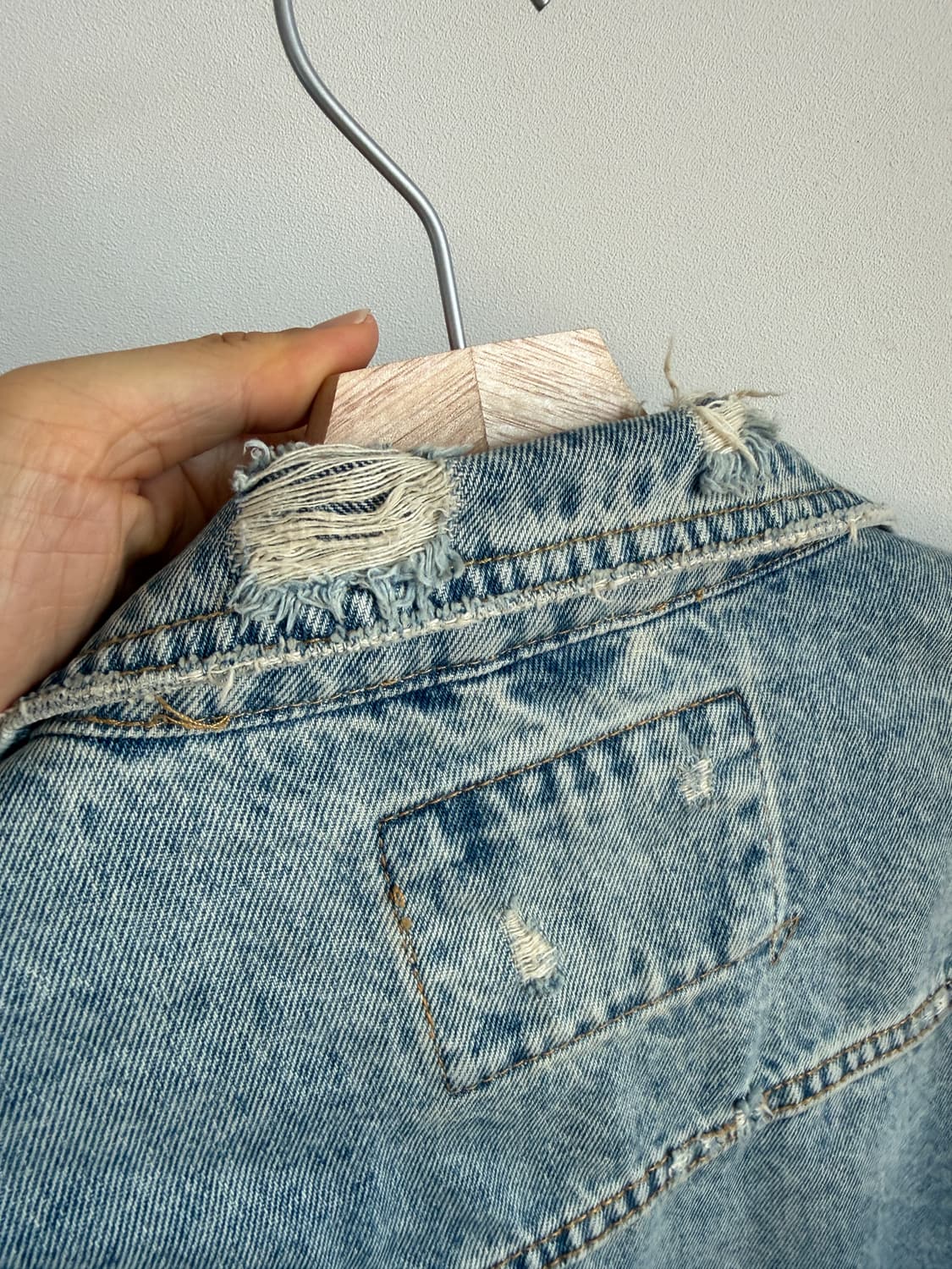 자라(ZARA) 디스트로이드 데님 자켓 상품이미지8