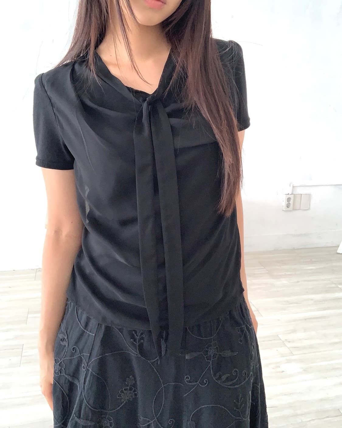 Black Sheer Scarf Blouse 상품이미지6