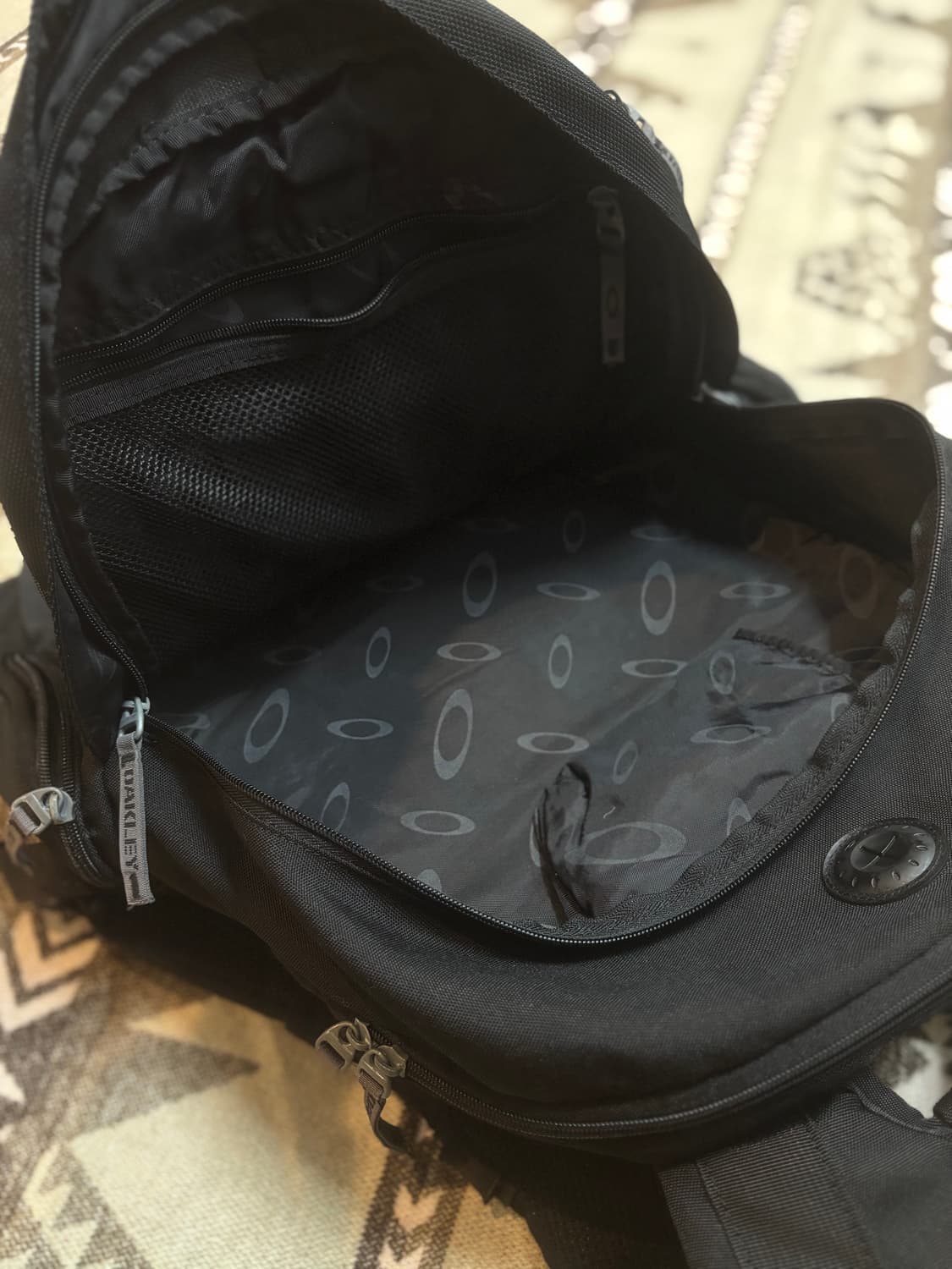 오클리 00s 아이콘 백팩 상품이미지6