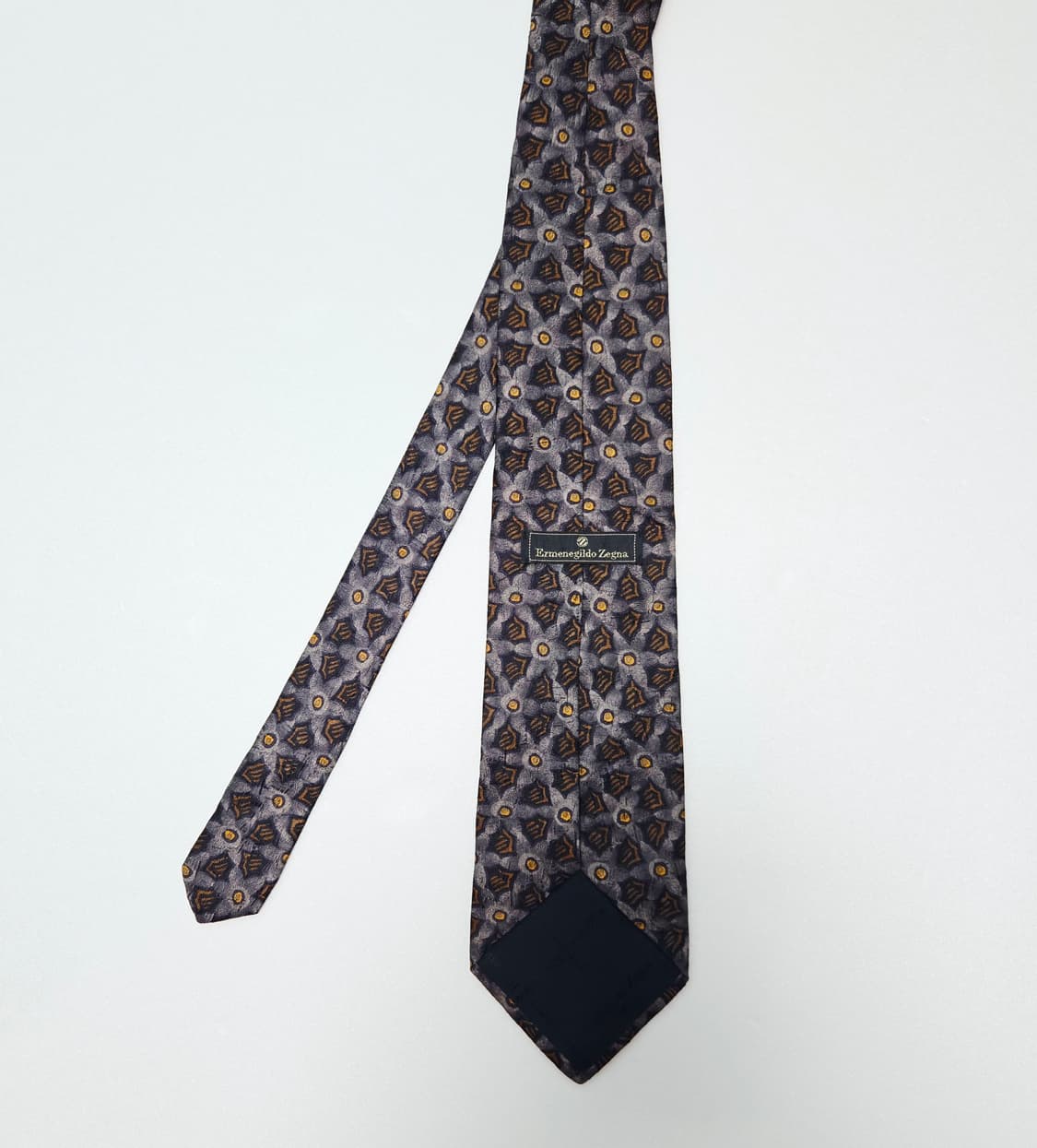 에르메네질도 제냐 실크100 그레이 넥타이 상품이미지1
