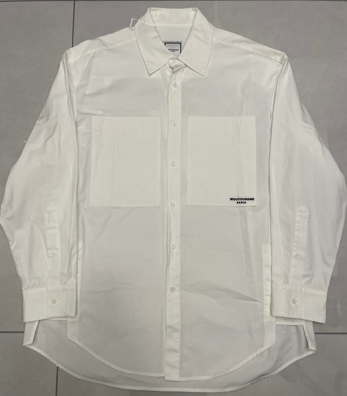 우영미 플라워 백로고 프린트 셔츠 화이트 22SS 상품이미지5