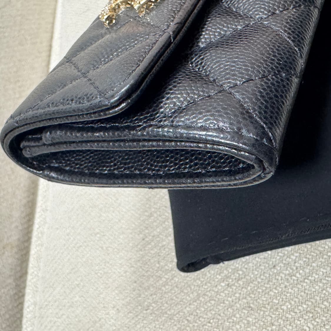 샤넬 큐빅 캐비어 똑딱이 카드지갑 내장칩 상품이미지6