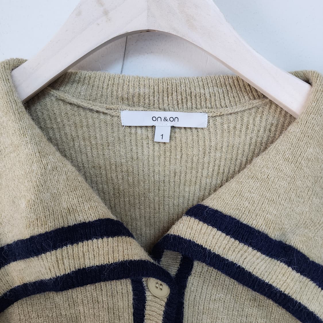 온앤온 카라 니트 가디건 베이지 상품이미지2