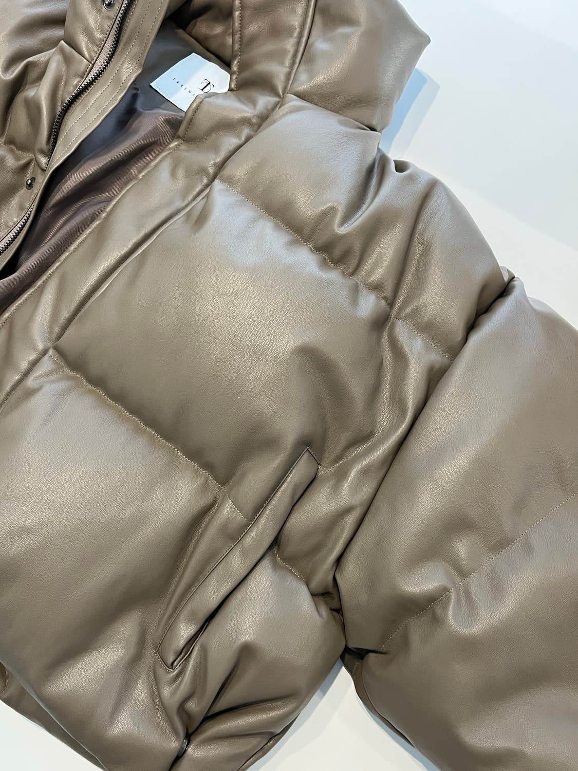 트리밍버드 레더 패딩 모카그레이 상품이미지2