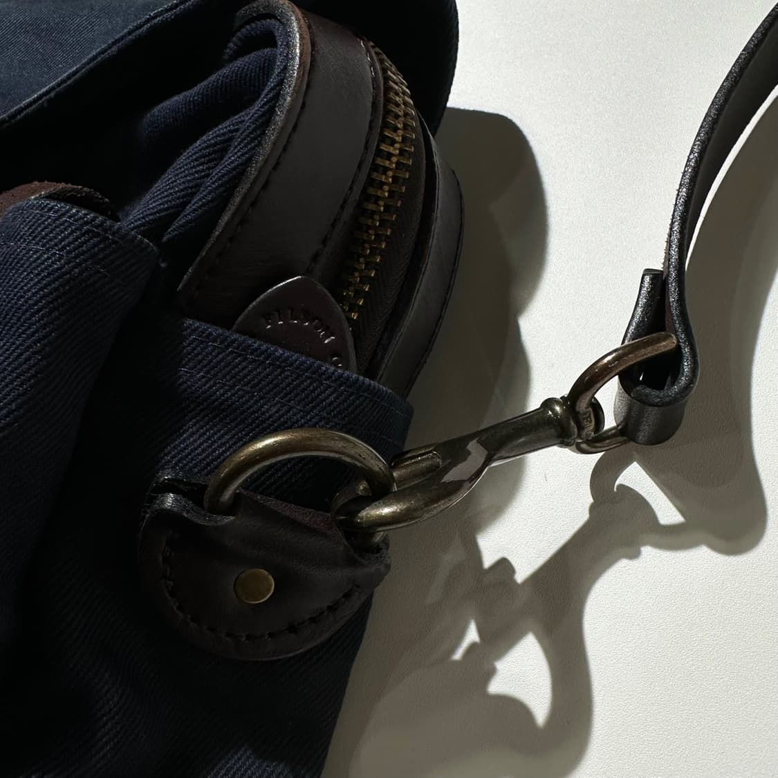 필슨 256 브리프 케이스 네이비 상품이미지5