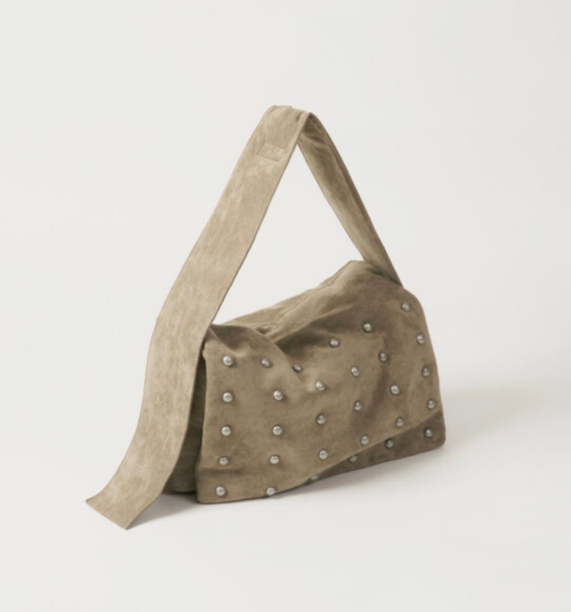 Plzproject 플리즈프로젝트 스터드 스웨이드 메신저백 샌드 상품이미지1