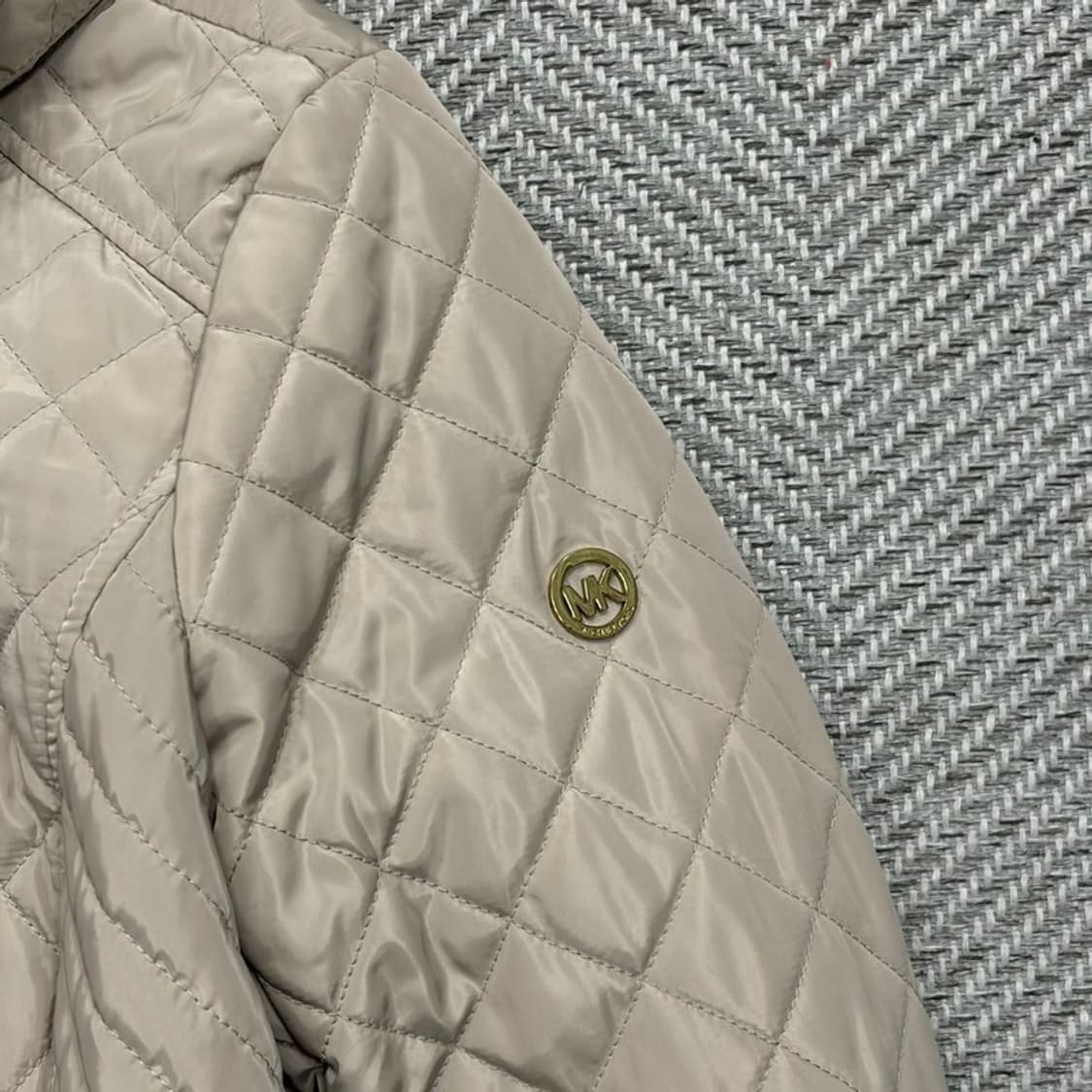 마이클코어스 퀼티드 패딩 v1968 상품이미지5