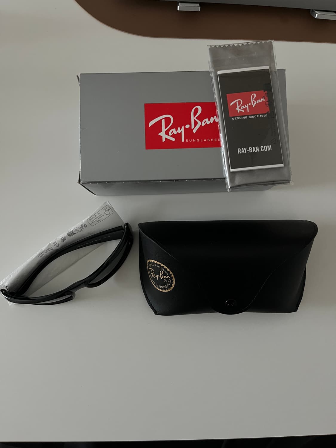레이벤 RB4335 상품이미지3