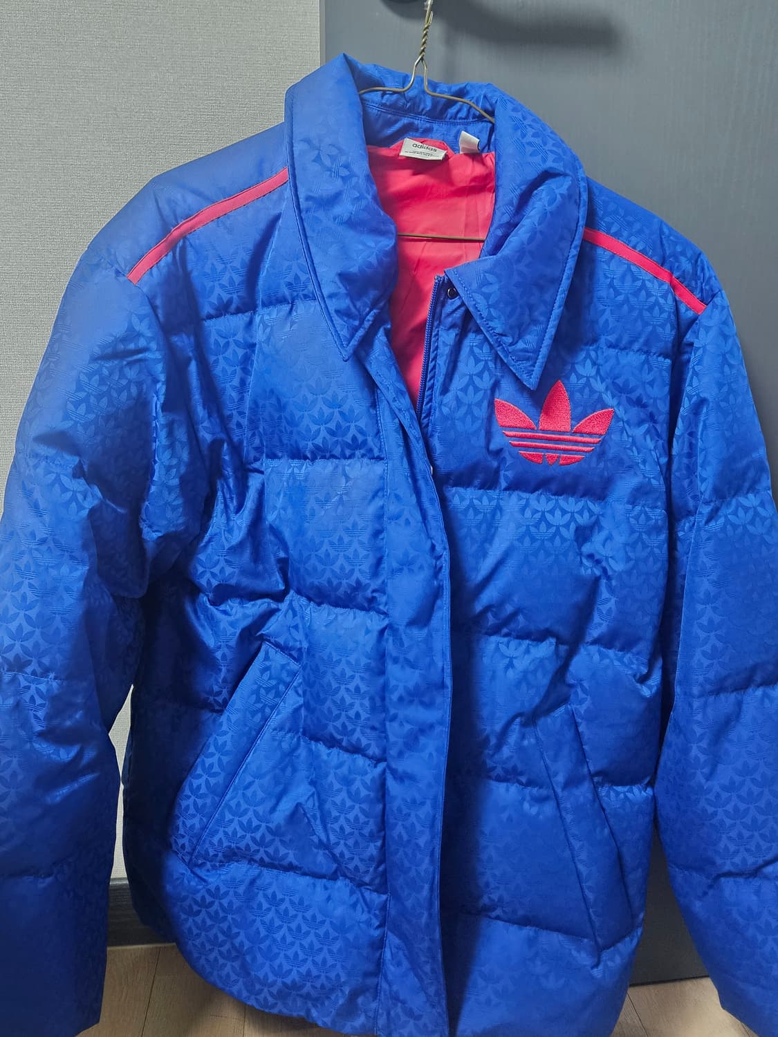 아디다스  패딩 모노그램 푸퍼 상품이미지1