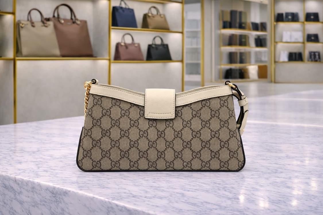 [S급] 구찌 패들락 GG 수프림 캔버스 숄더백 스몰 판매합니다!!! 상품이미지2