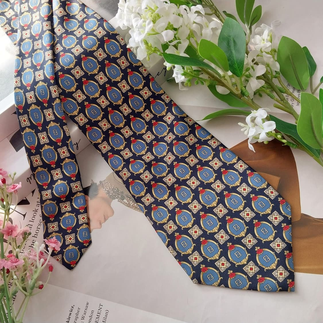 펜디 실크 네이비 주카 패턴 넥타이 10.3cm A+등급 K1561
 상품이미지2