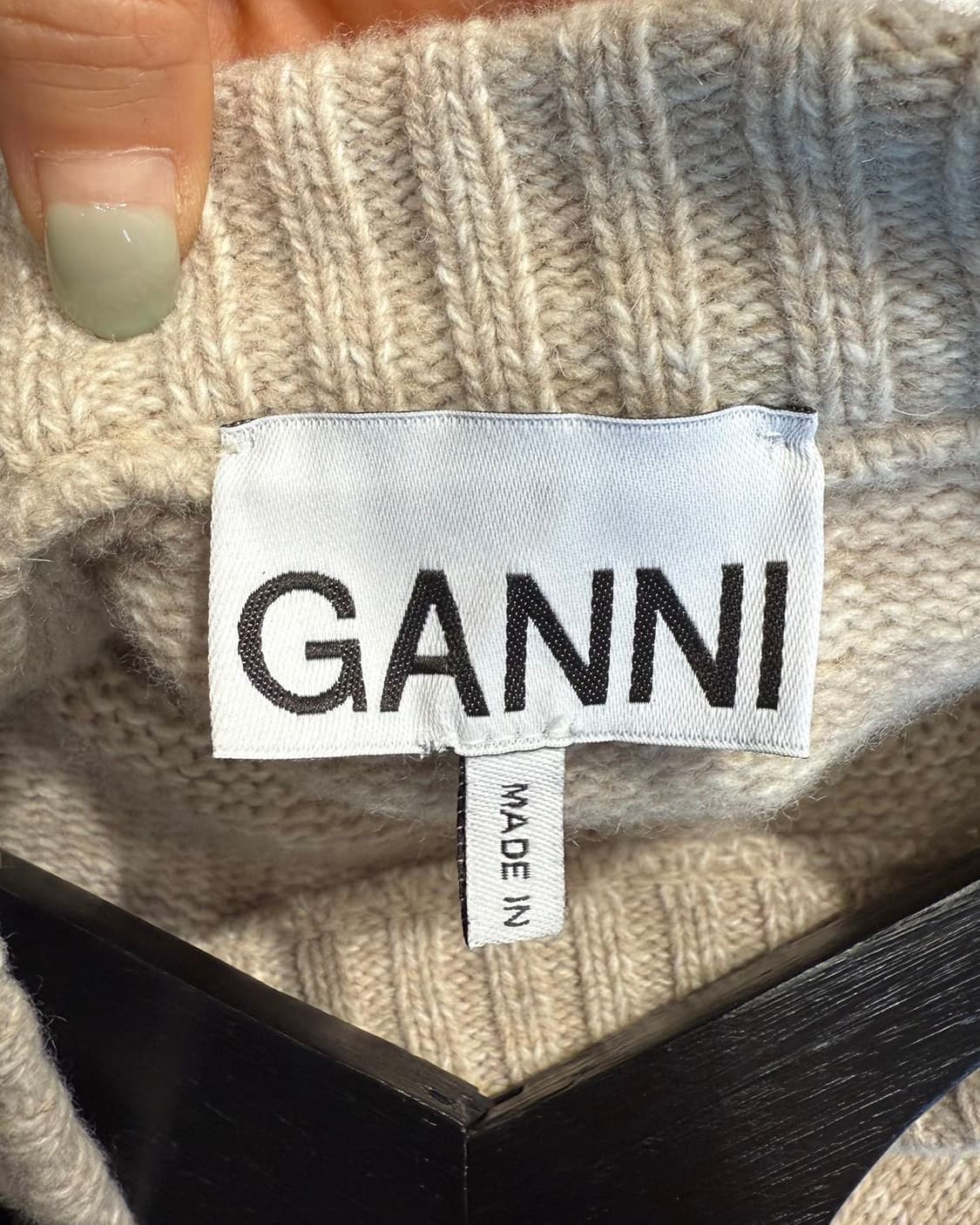 가니 베이지 버터플라이 그래픽 풀오버 니트 상품이미지8