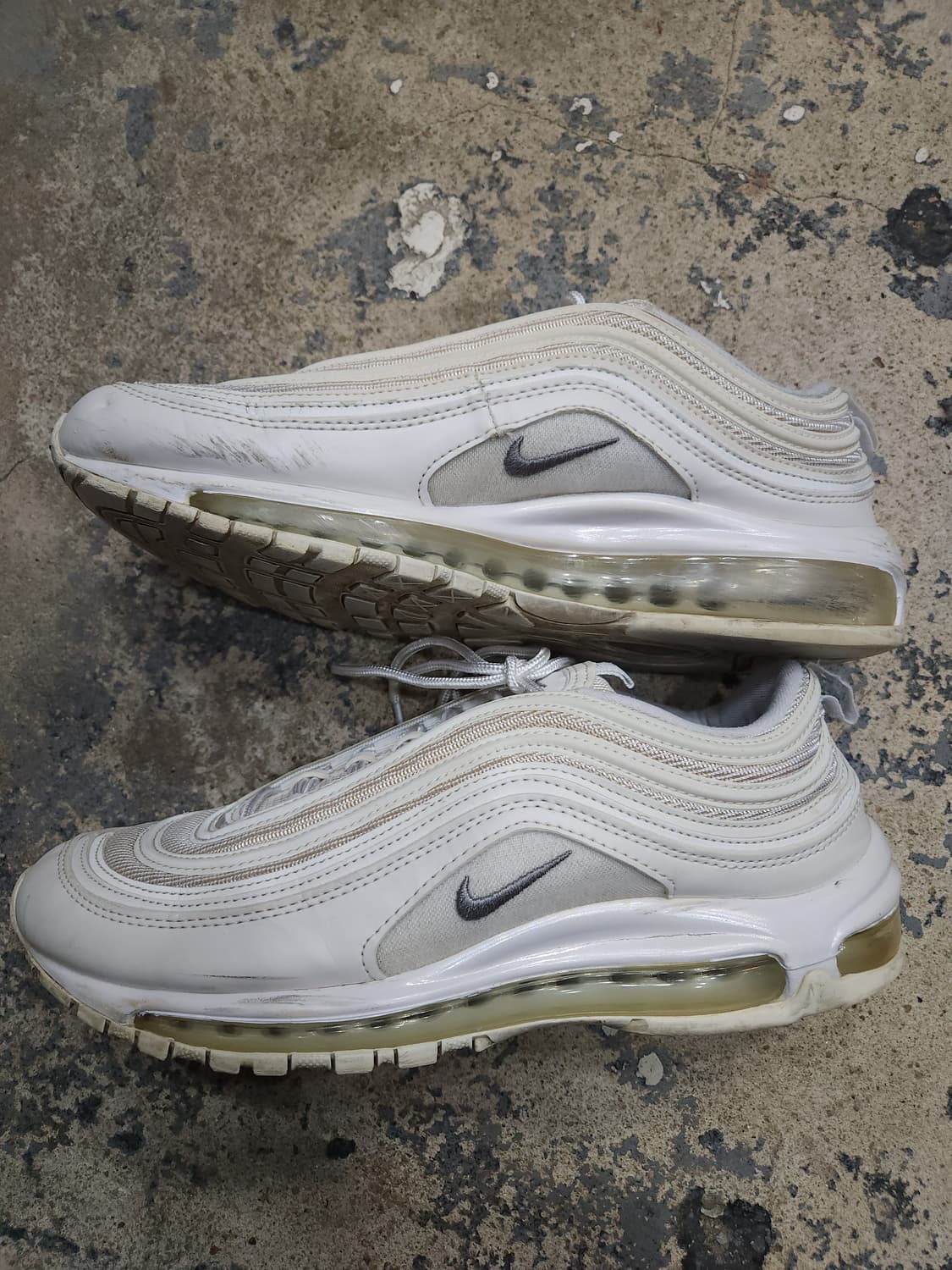 나이키 에어맥스 97 트리플화이트 260mm

 상품이미지1