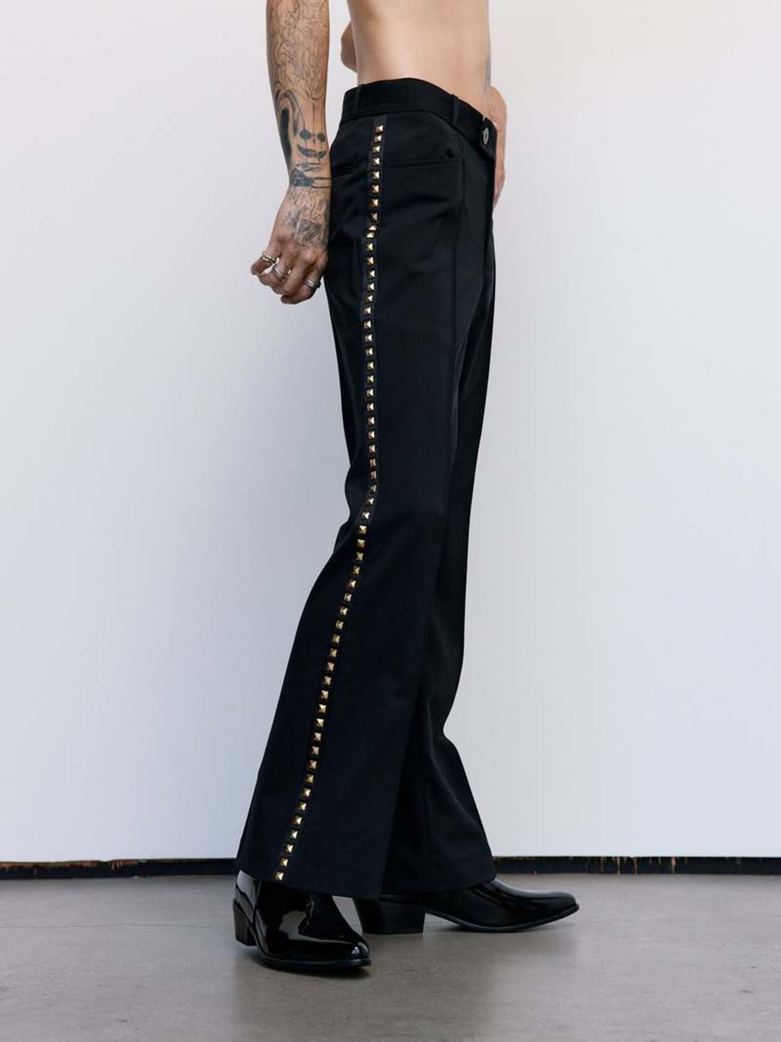 [더보이즈 착용] ernest w baker 24AW 스터드 플레어 팬츠 상품이미지1