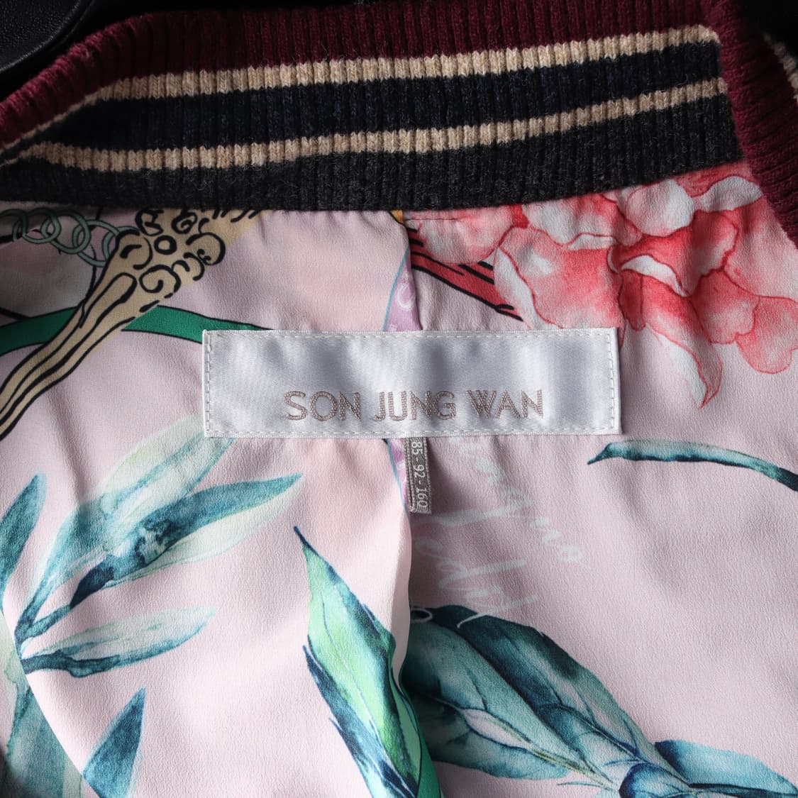 손정완 22FW 양가죽 100% 사이드 버튼 슬릿 베스트 재킷  조끼
 상품이미지7