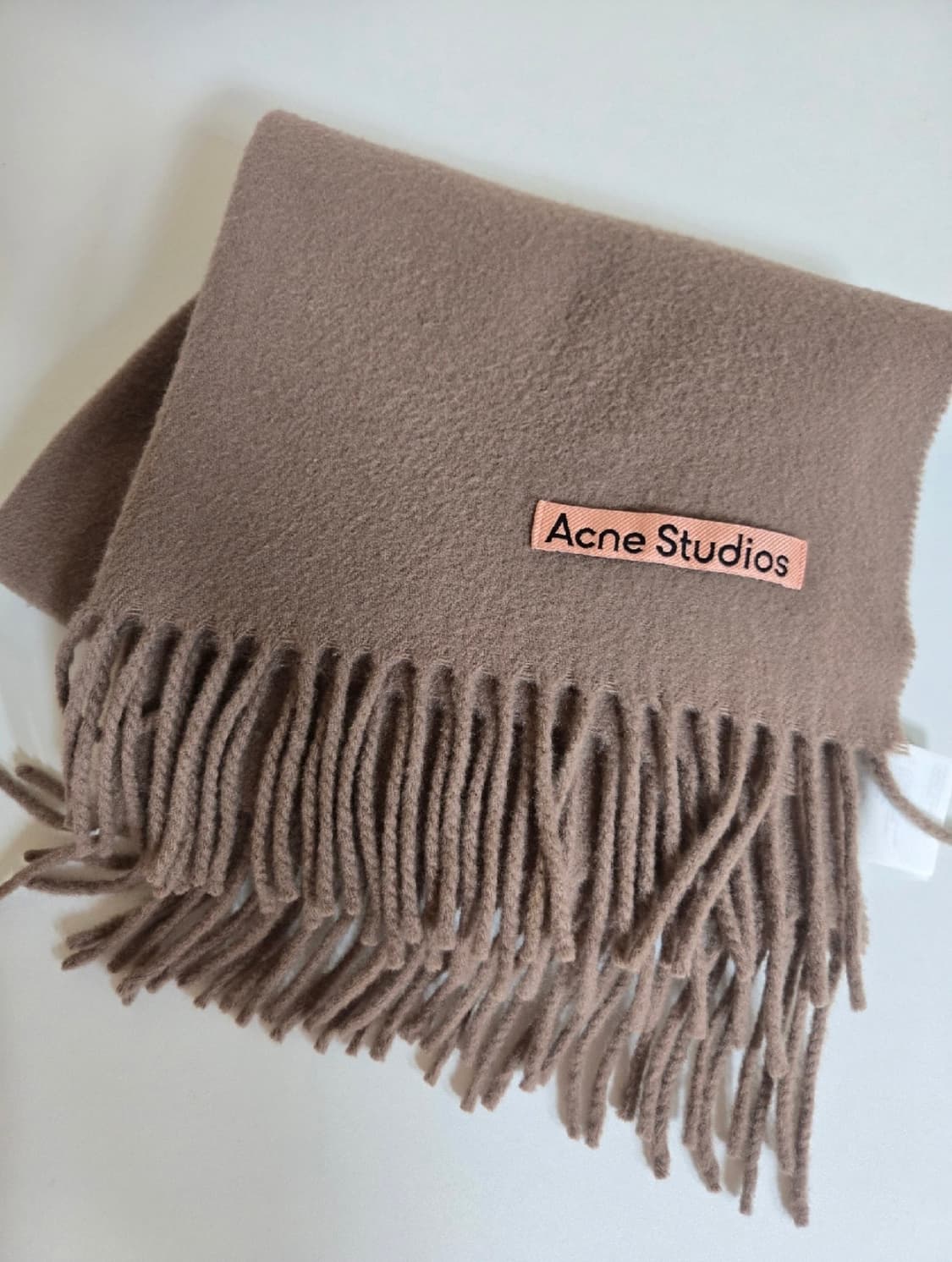 아크네스튜디오 머플러 상품이미지1