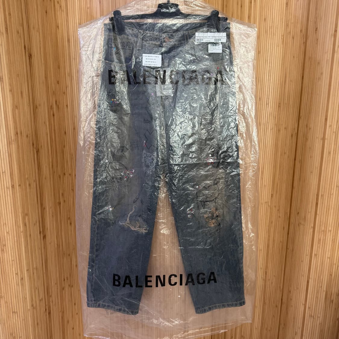 [S] 발렌시아가 ss23 디스트레스드 흑청 라인스톤 데님 배기 팬츠 상품이미지6