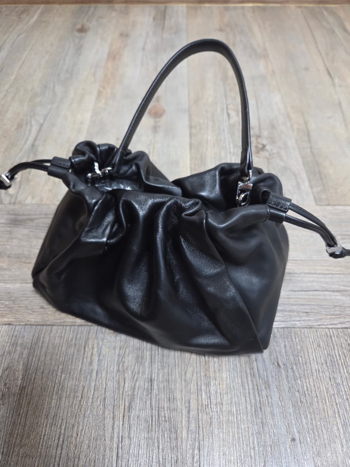 구호 양가죽 토트백 상품이미지1