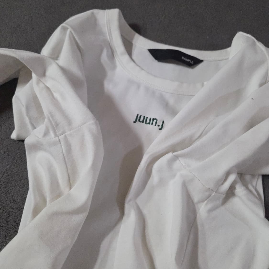 준지 레터링 여성 크롭 롱슬리브 샘플 상품이미지4