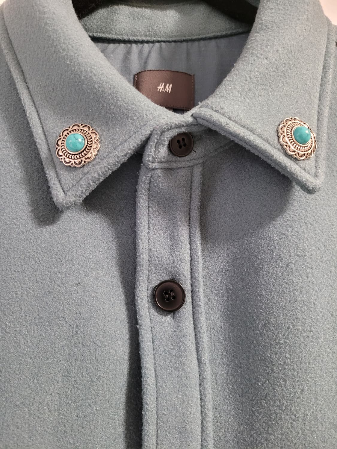 🏷️ 웨스턴 무드와 여유로운 실루엣 – H&M 콘초 디테일 오버셔츠  상품이미지2