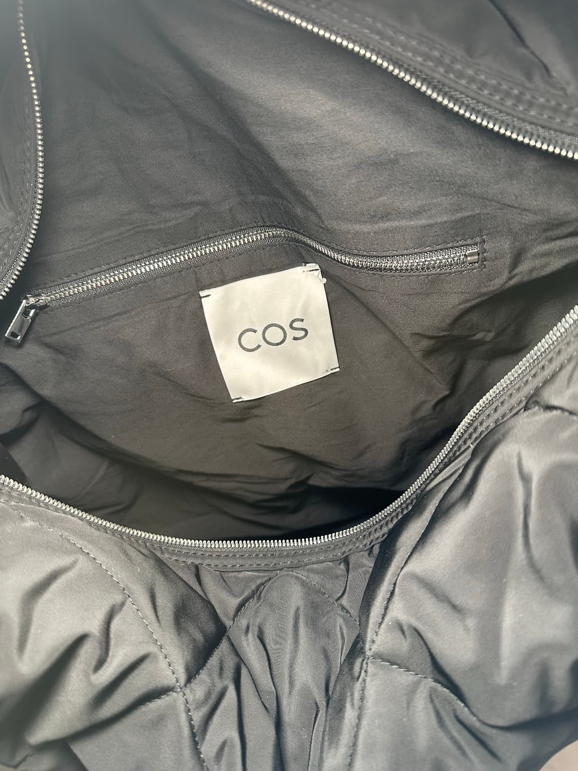 👜cos오버사이즈 퀼팅 숄더백 상품이미지5