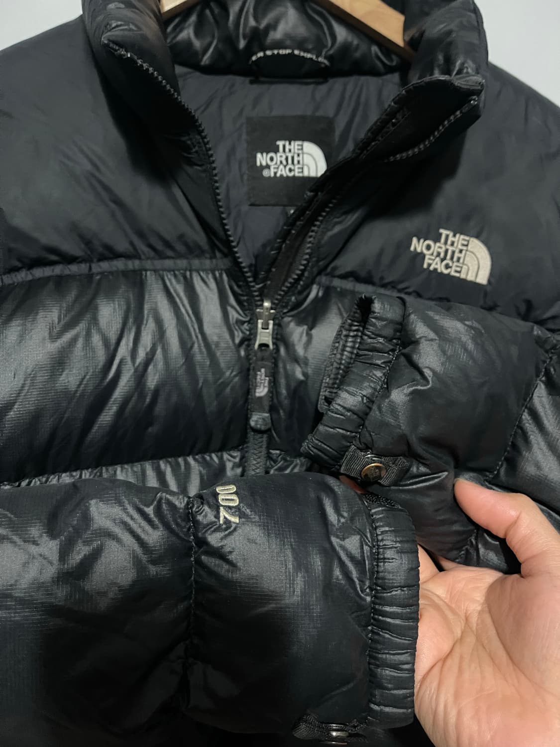 노스페이스 700 눕시 패딩 블랙 90 상품이미지4