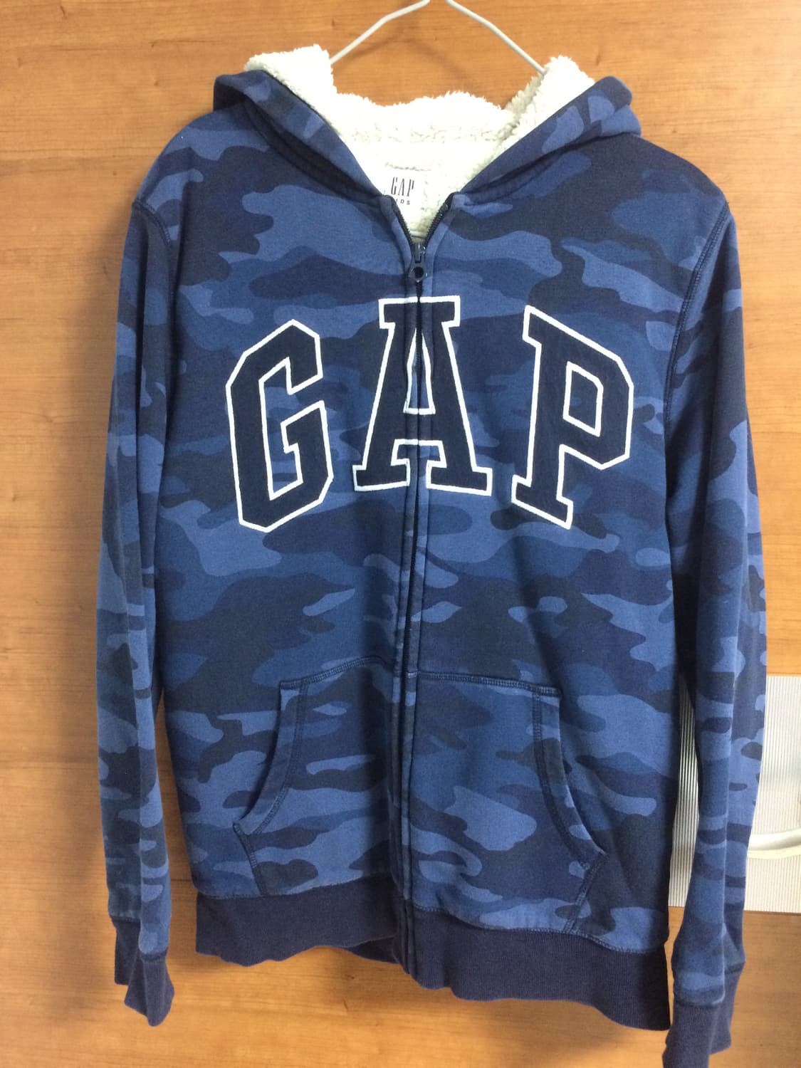 GAP 카모 플리스 후드집업 상품이미지1